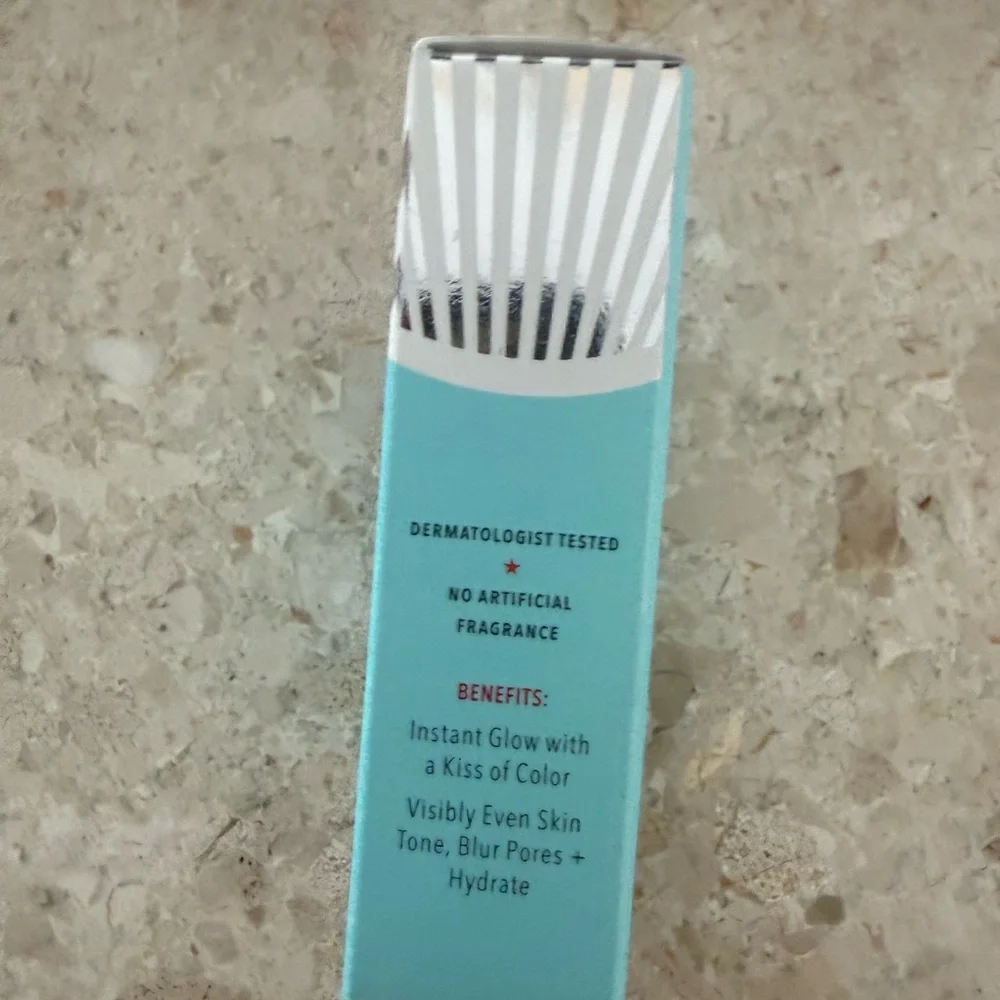 First Aid Beauty Turquoise Facial Glow Box, NWT